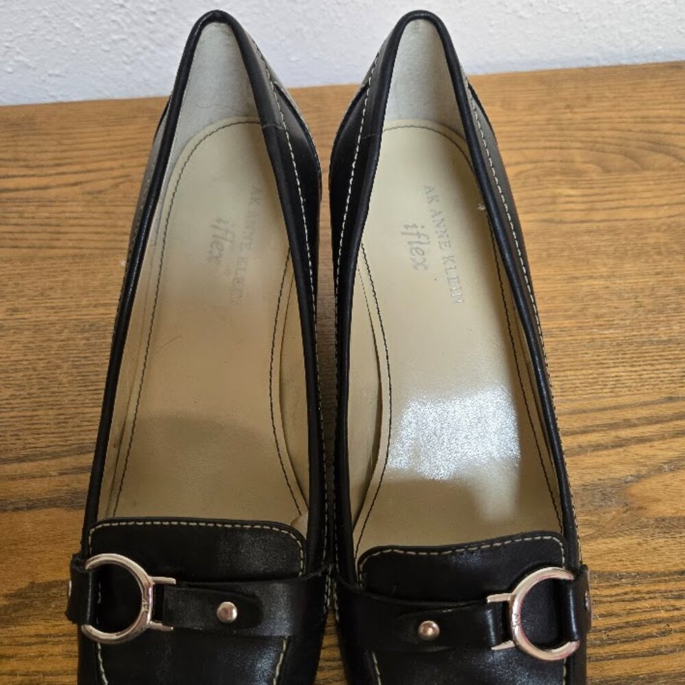 #32 AK Anne Klein iFlex Black Dress Heels Size 8.5M - Picture 4 of 9